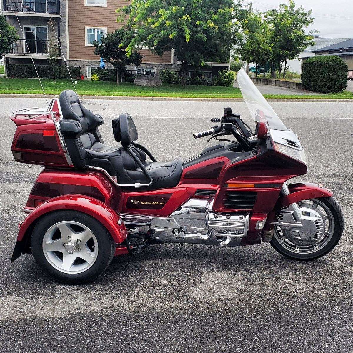 Goldwing GL1500 rouge 3 roues – ZEEL DESIGN